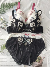 Japanese-style floral lace lingerie set