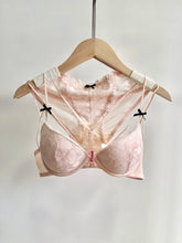 Lace Romantic Pure Desire Style Front-Closure Bra