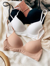 Lightweight breathable wireless bra