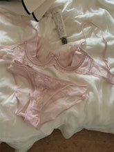 Pink Lingerie Push Up Underwire Bra with Panty Suit Embroidered Lace Thin Large Breasted Underwear