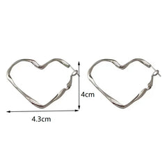 Trendy 1Pair Lovely Personality Exaggerated Hollow Heart Design Earring Cuff