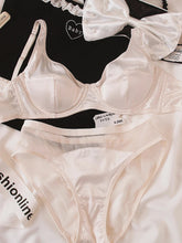 Simple girl thin lingerie with briefs suit women bras without steel ring satin lace Underwear