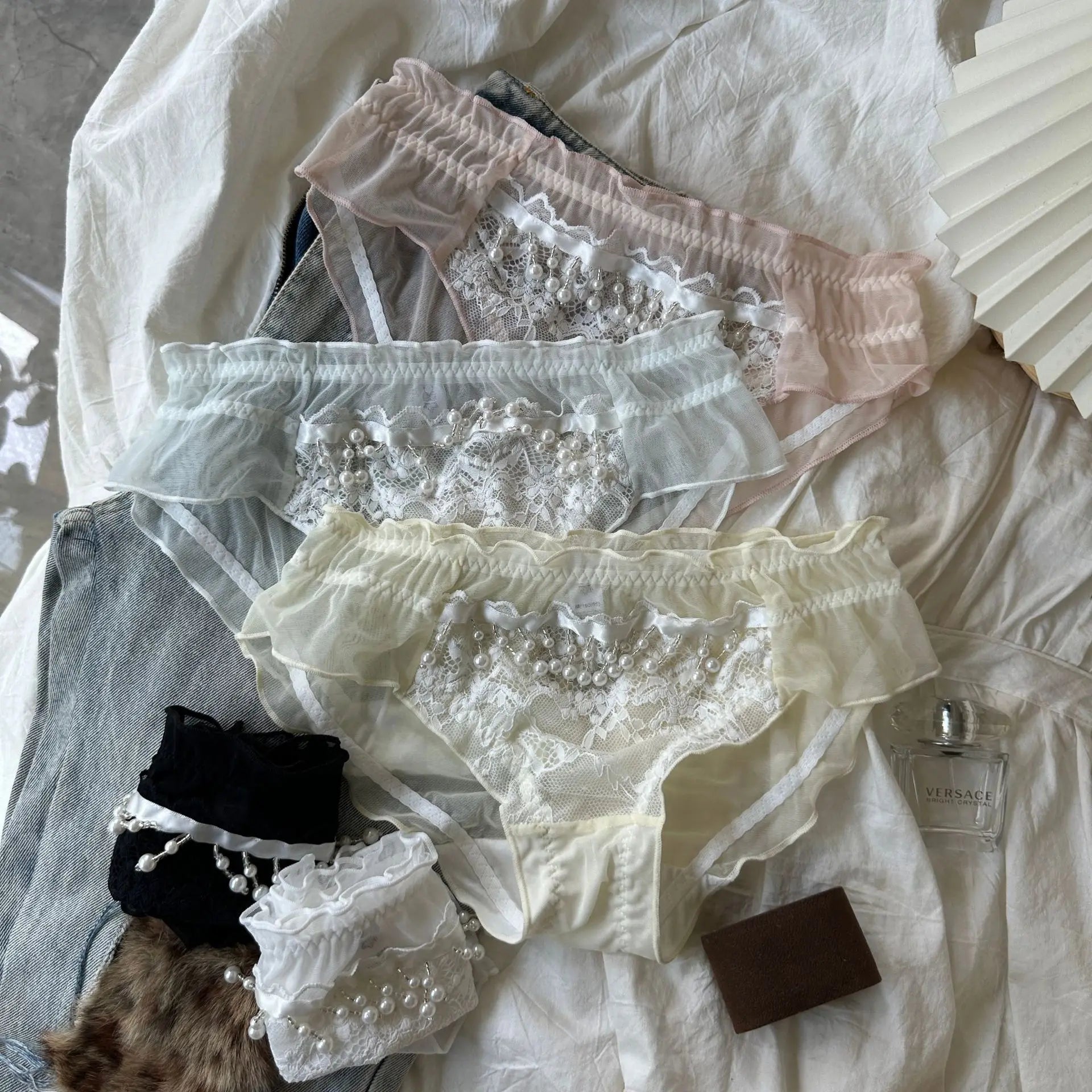 Beaded lingerie briefs comfortable lace without steel ring lifting up the support of light Underwear
