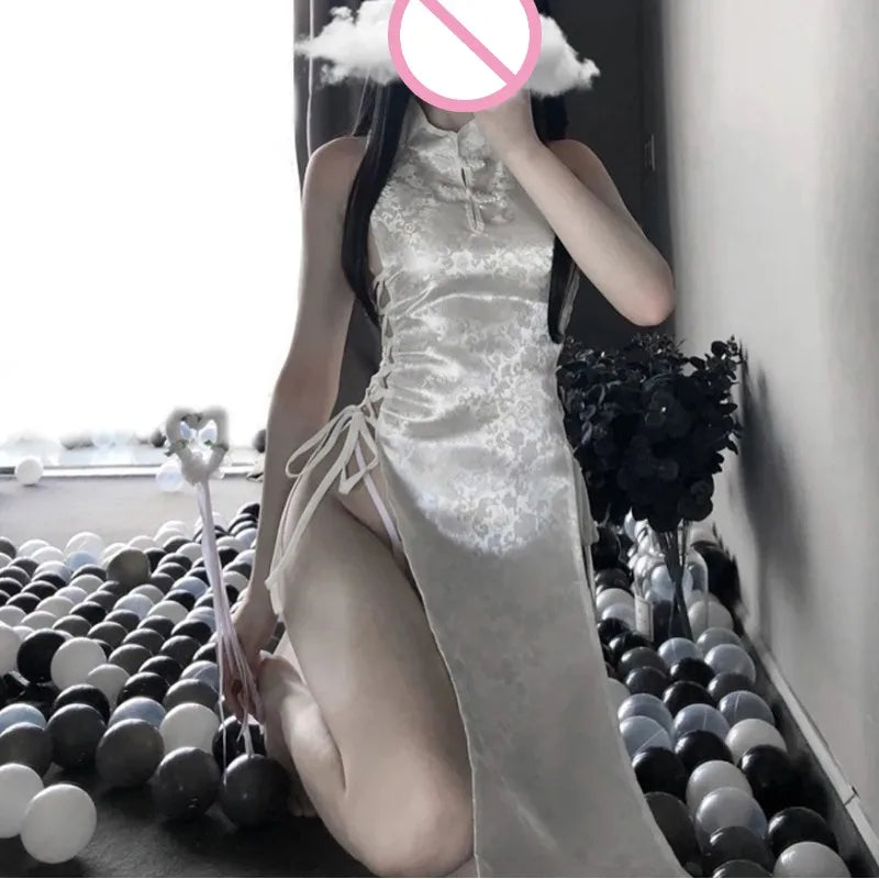 Delicate and Elegant Traditional Dress