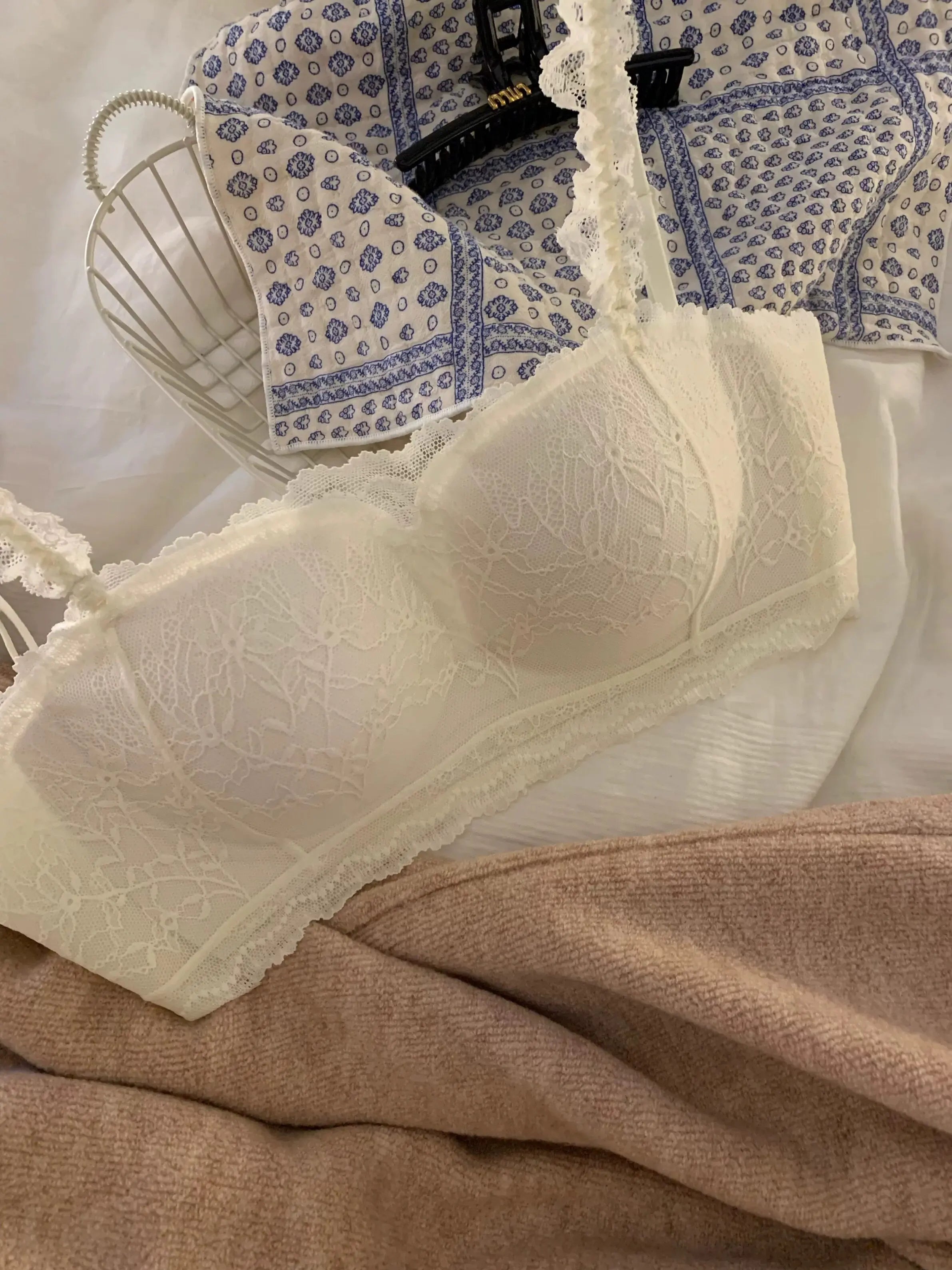 Detachable Strap Lace Bra
