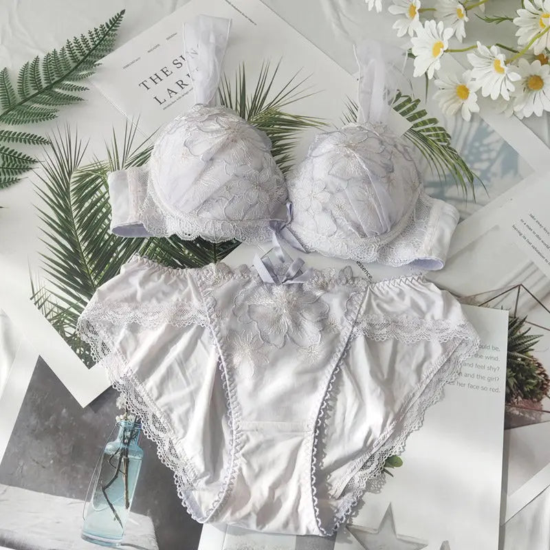 **Embroidered Floral Lace Low-Cut Japanese-Style Lingerie Set