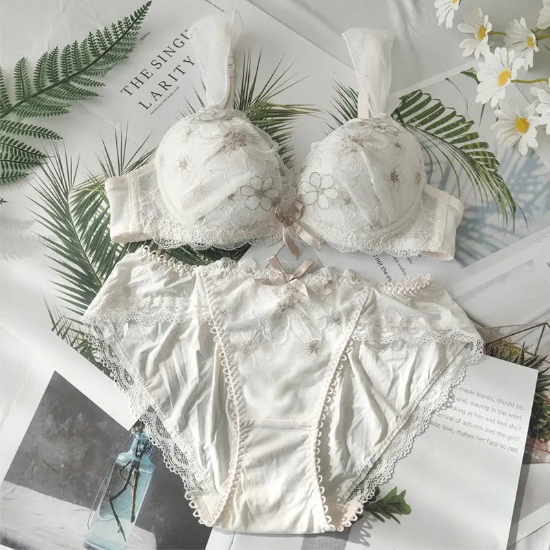 **Embroidered Floral Lace Low-Cut Japanese-Style Lingerie Set
