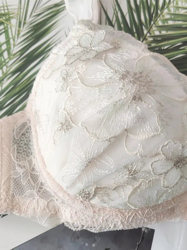 **Embroidered Floral Lace Low-Cut Japanese-Style Lingerie Set