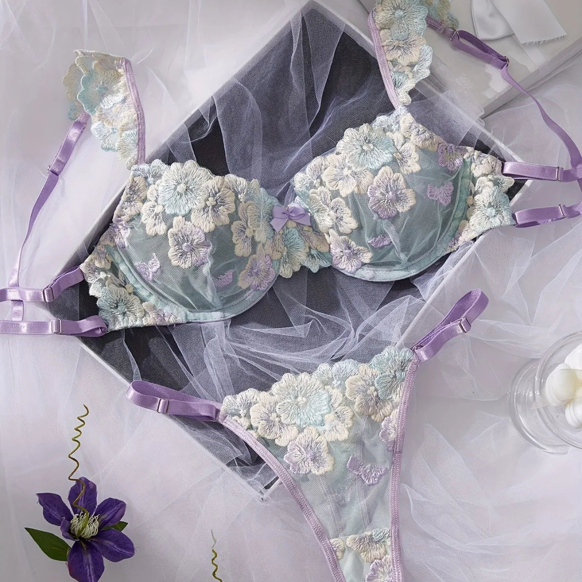 Embroidery color collision comfortable hollow thin cups women's erotic lingerie Set