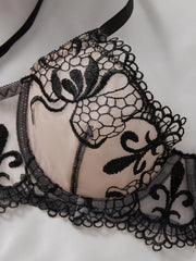 Embroidery double into cups gathered lingerie effect see-through mesh three-point Underwear