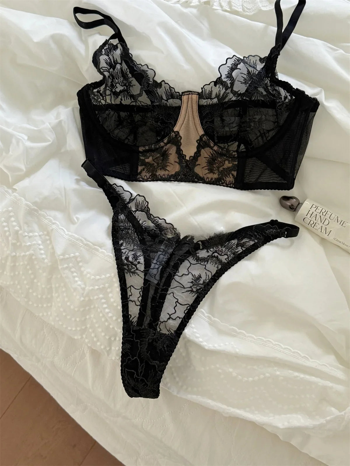 Flower embroidery sexy lingerie with briefs suit niche thin lace upturned bra panty Set