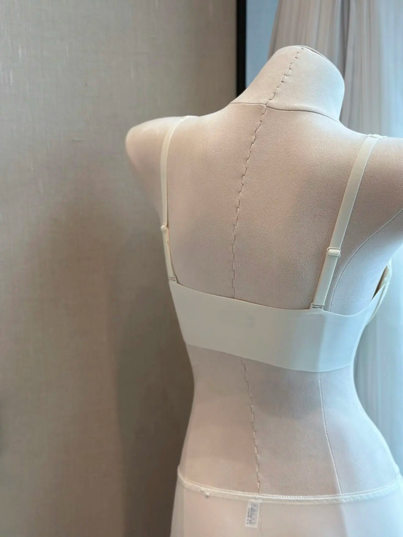 French Deep V Lace Front-Closure Bra