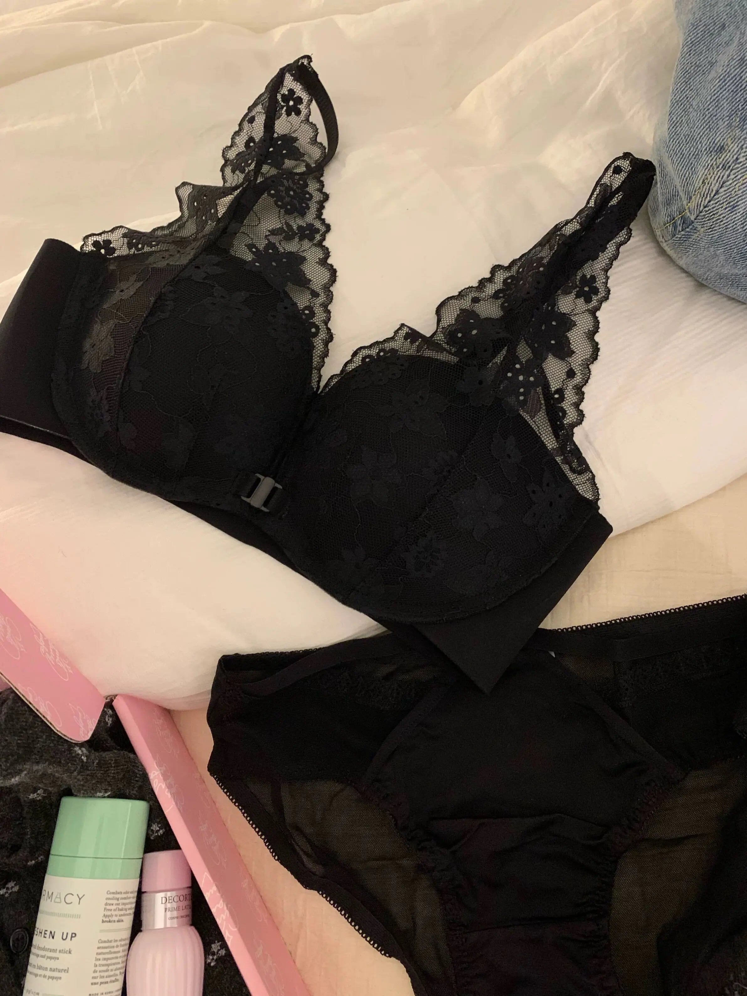 French Deep V Lace Front-Closure Bra