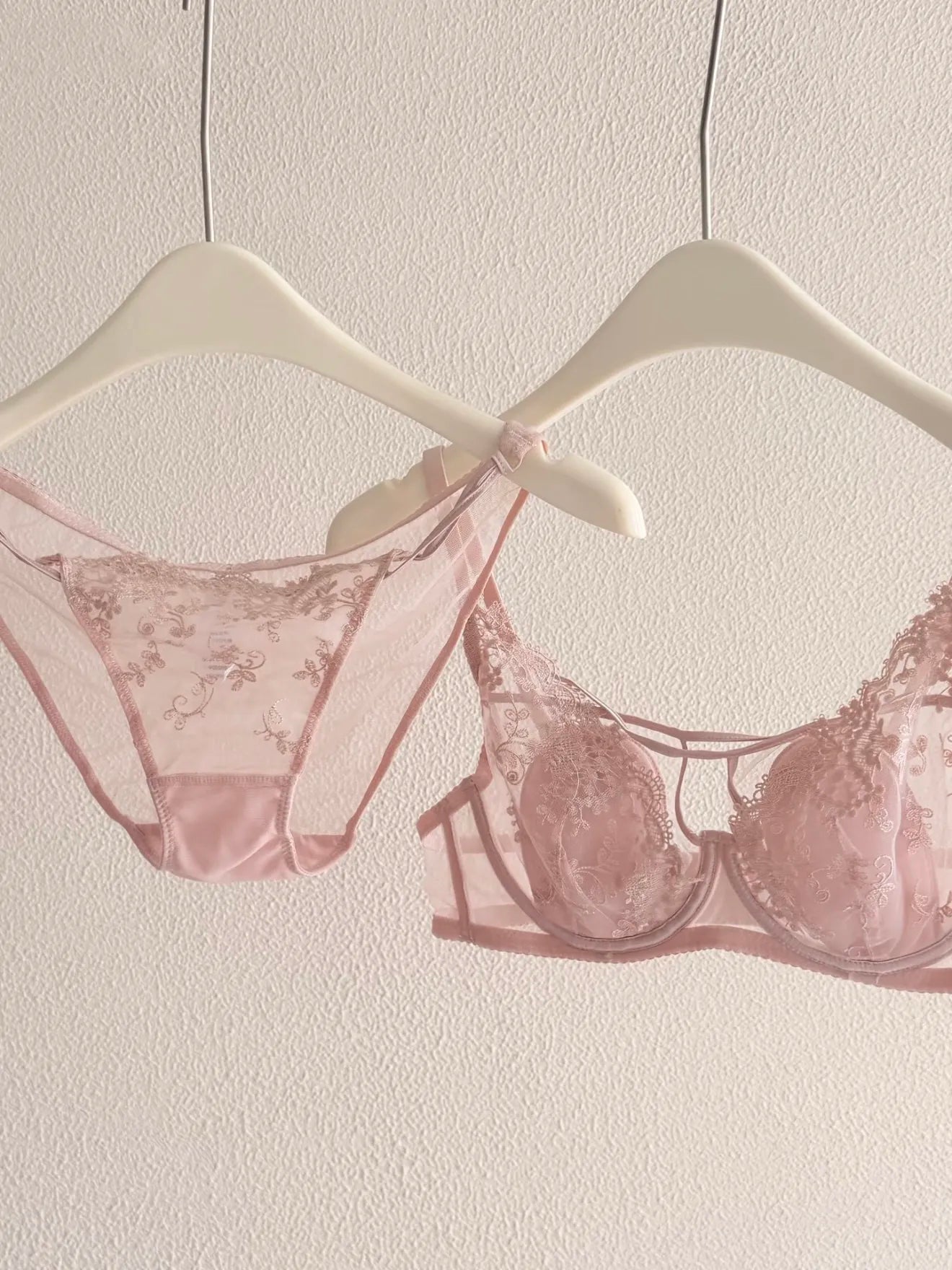 French Lace Women's Lingerie Set