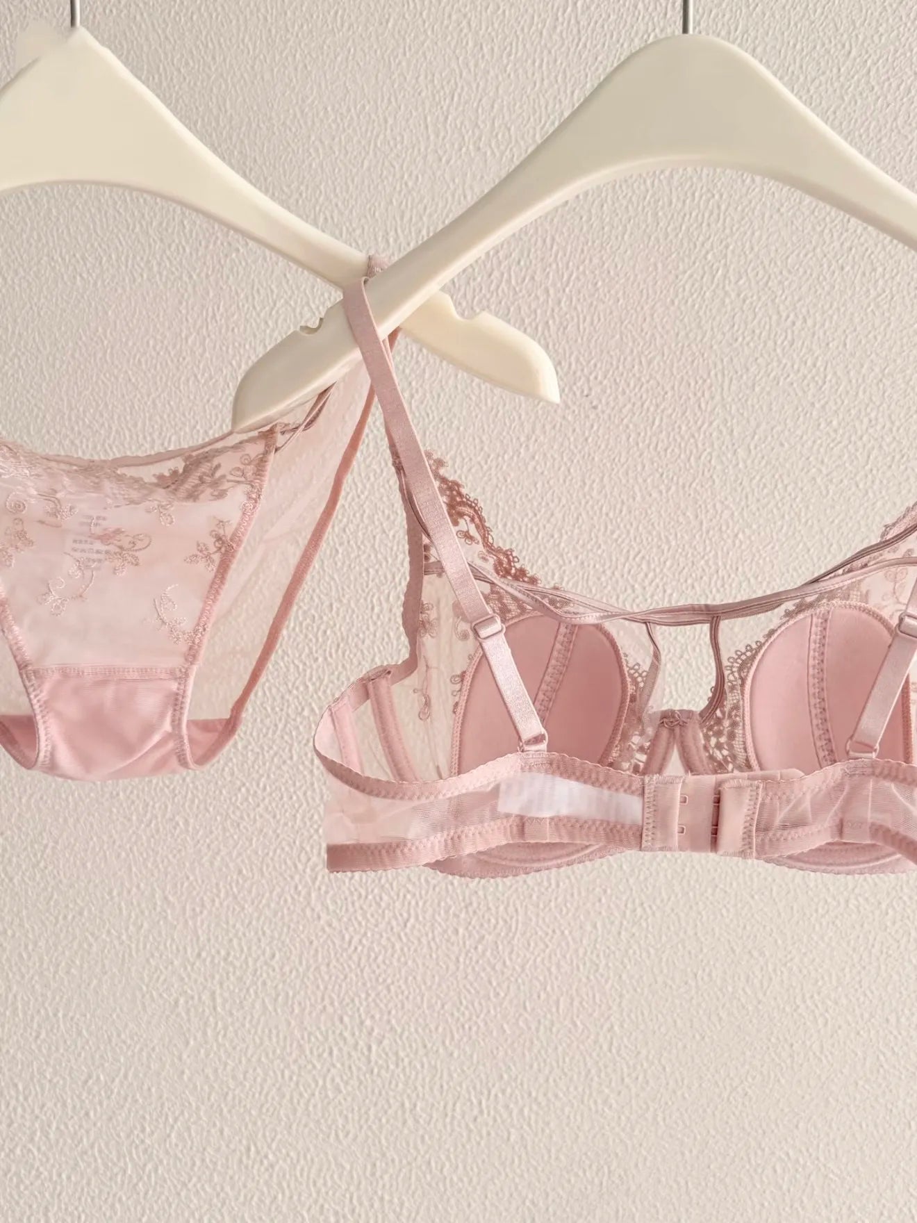 French Lace Women's Lingerie Set