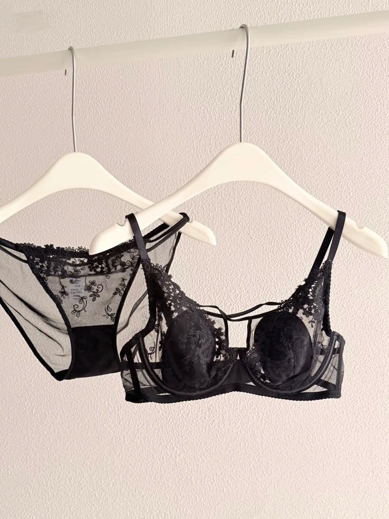 French Lace Women's Lingerie Set