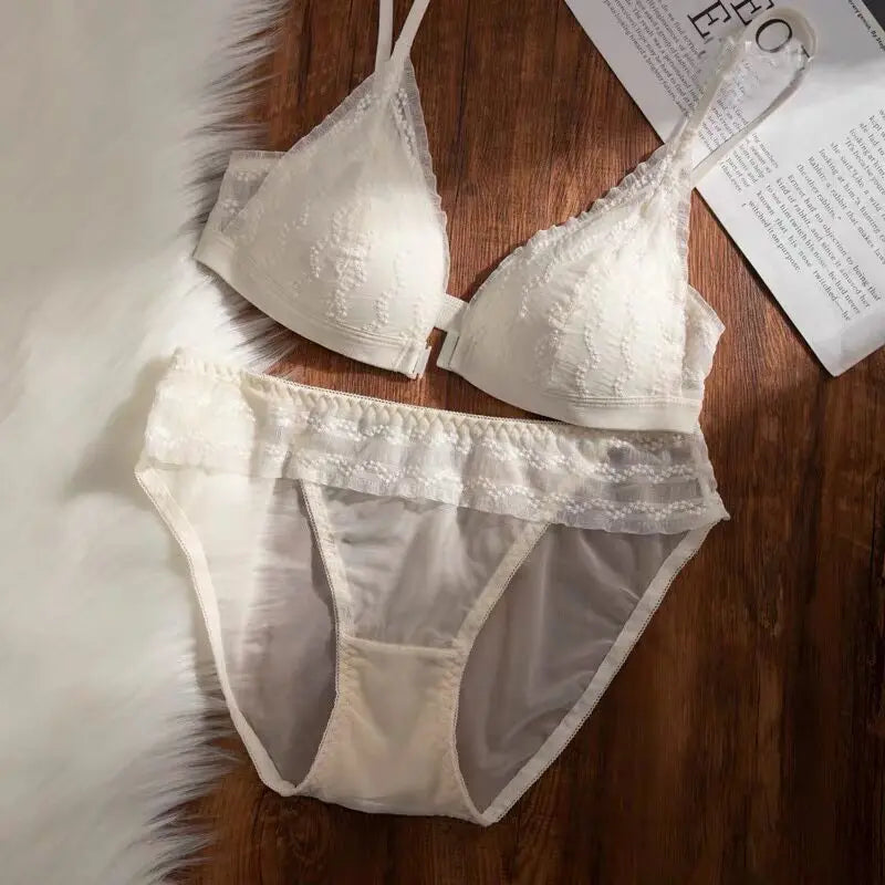 French Seamless Front-Closure Lingerie Set