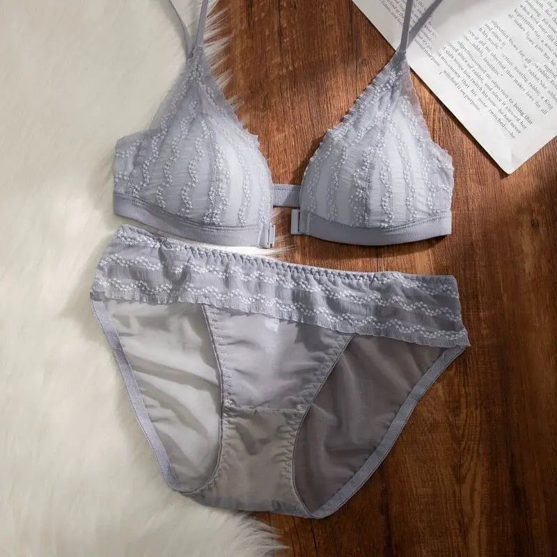 French Seamless Front-Closure Lingerie Set