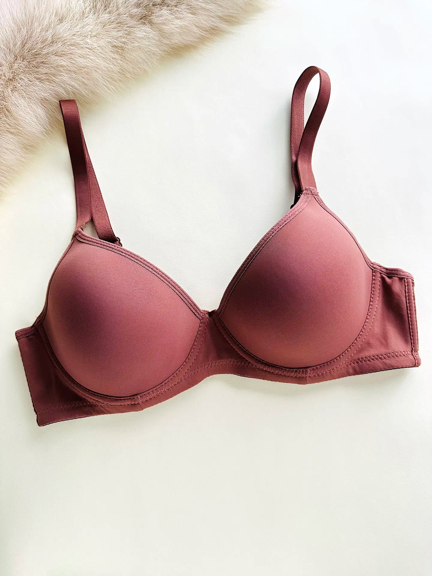 French-style minimalist lightweight bra with underwire