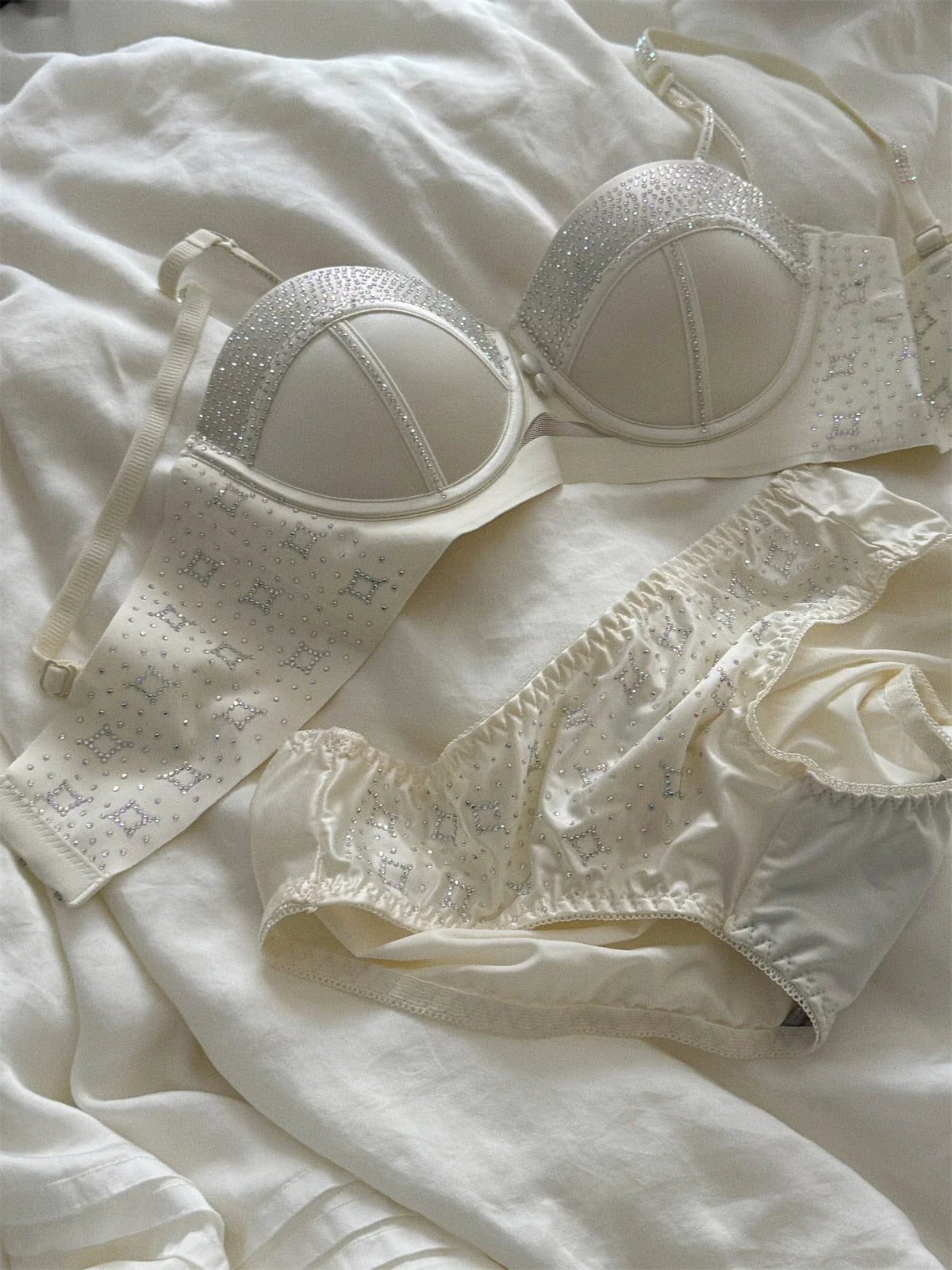 Heavy duty rhinestone lingerie charming niche satin lace sexy thin section Underwear