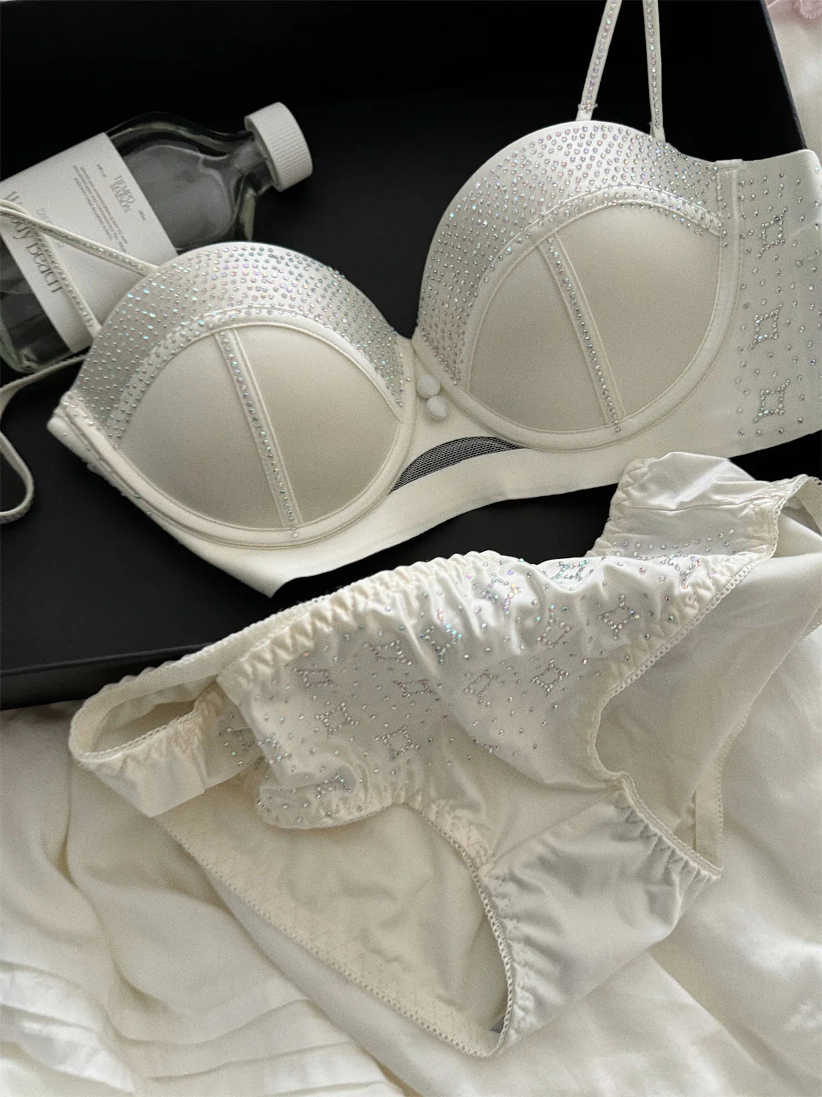 Heavy duty rhinestone lingerie charming niche satin lace sexy thin section Underwear