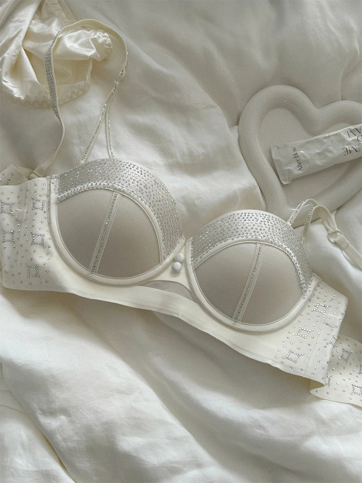 Heavy duty rhinestone lingerie charming niche satin lace sexy thin section Underwear