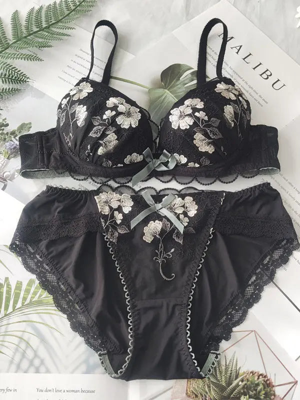 Japanese-style floral lace lingerie set