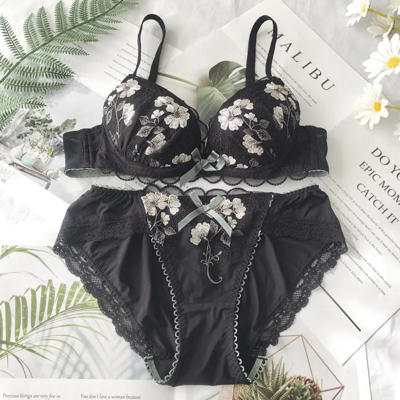 Japanese-style floral lace lingerie set