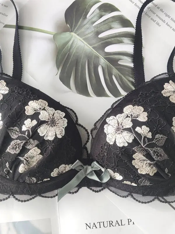 Japanese-style floral lace lingerie set