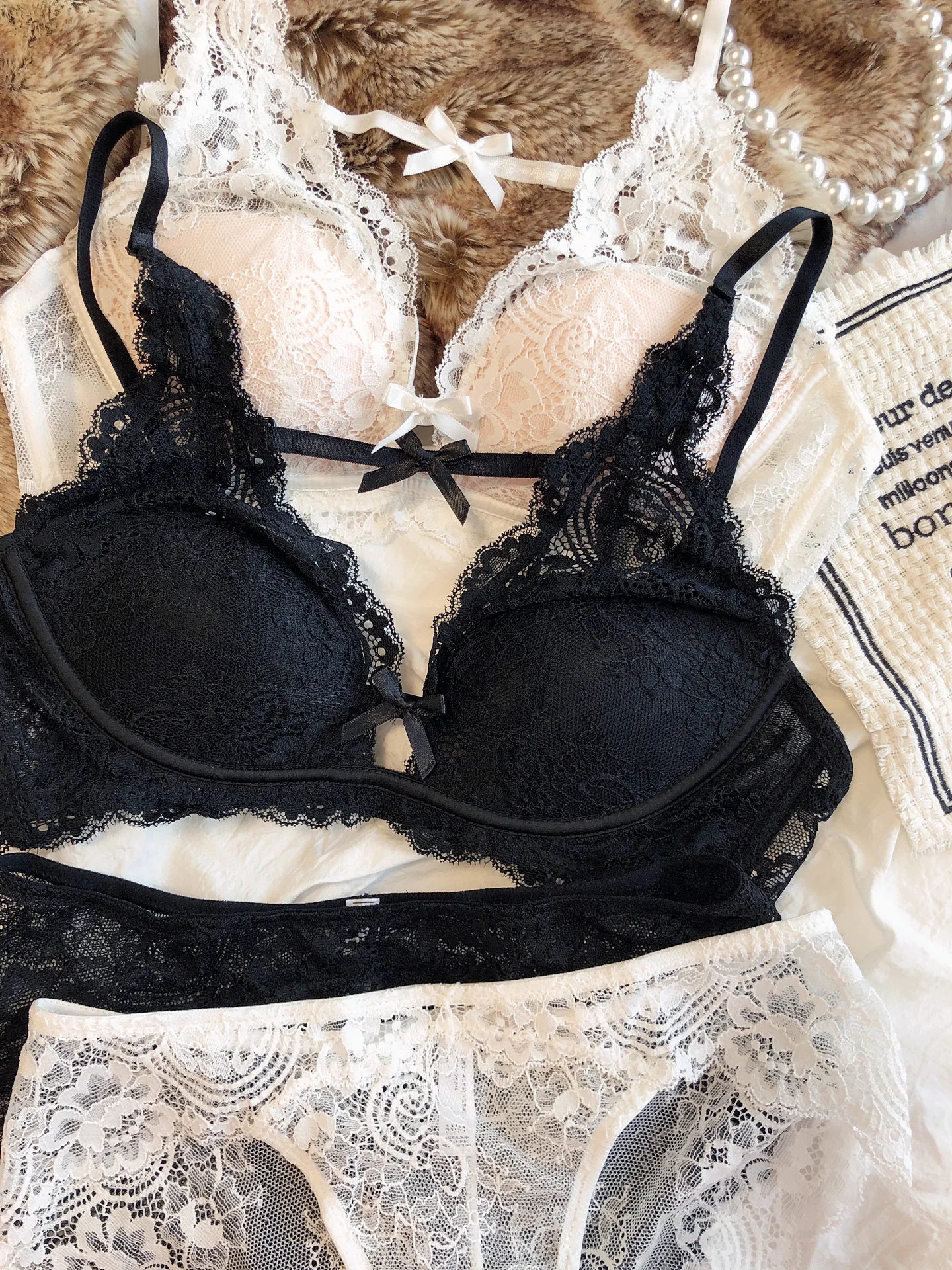 Lace Bow Backless Wire-Free Push-Up Bra Set
