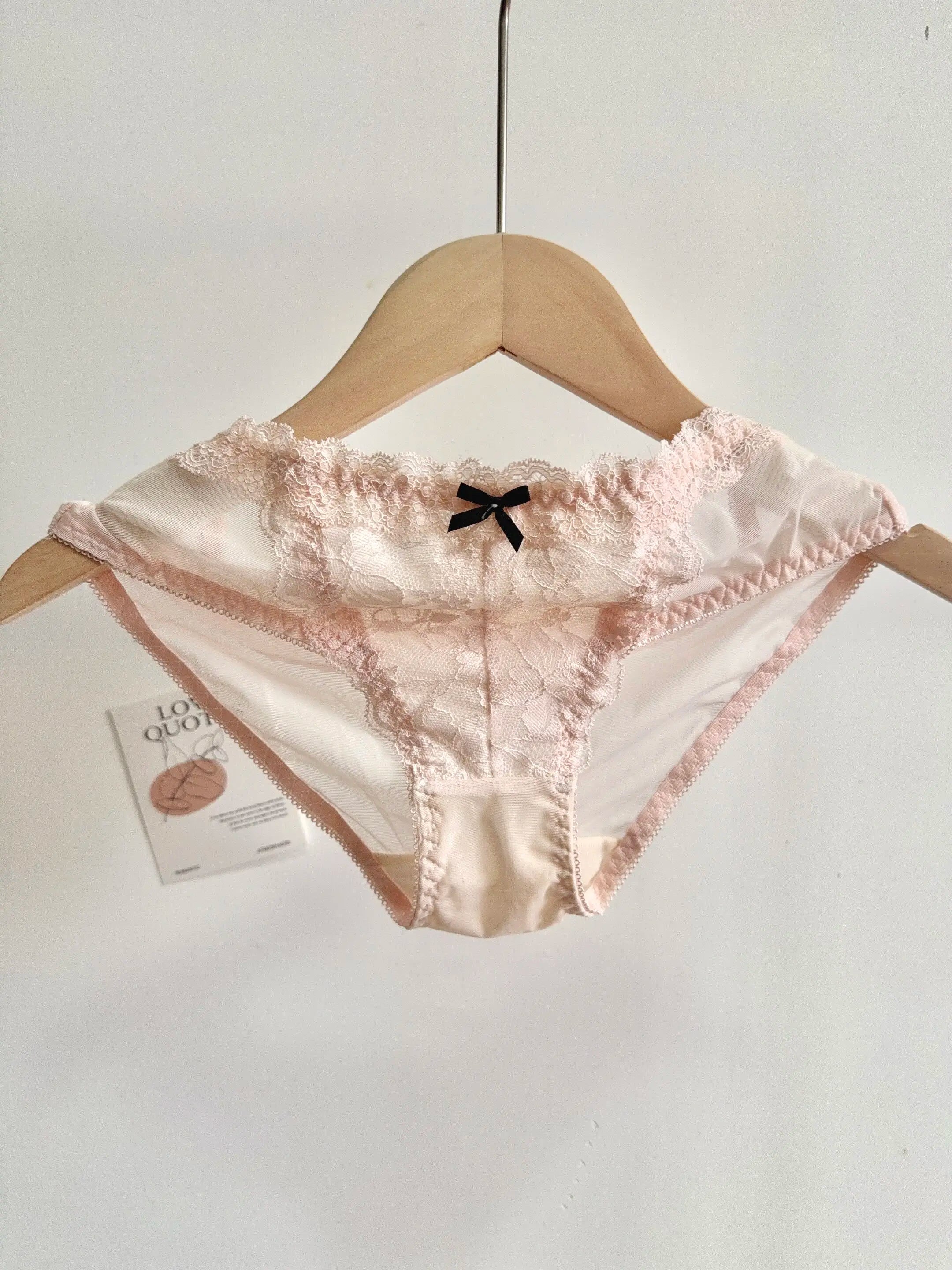 Lace Romantic Pure Desire Style Front-Closure Bra
