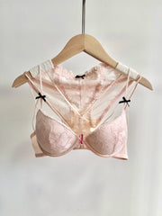 Lace Romantic Pure Desire Style Front-Closure Bra