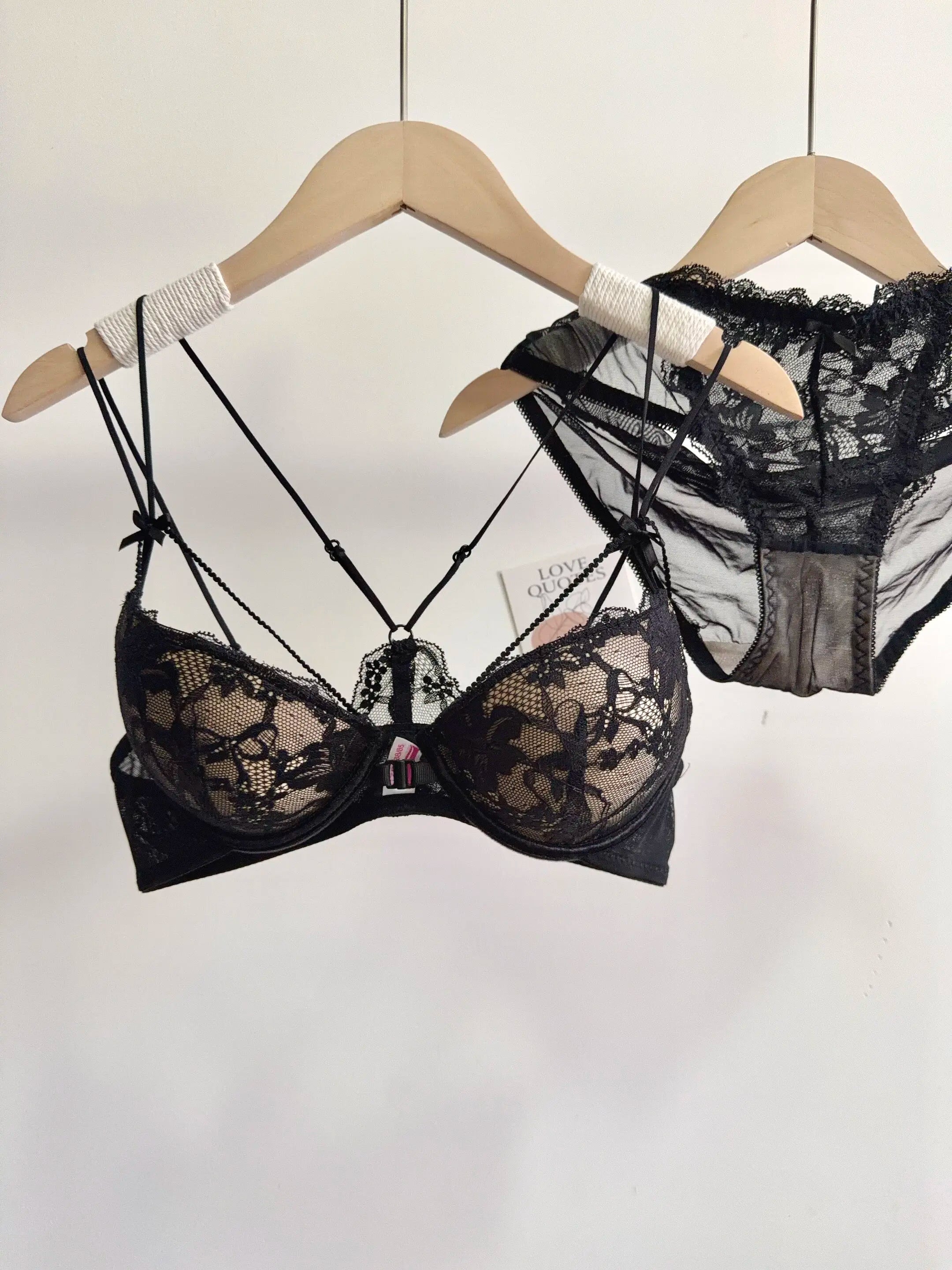 Lace Romantic Pure Desire Style Front-Closure Bra