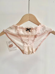 Lace Romantic Pure Desire Style Front-Closure Bra