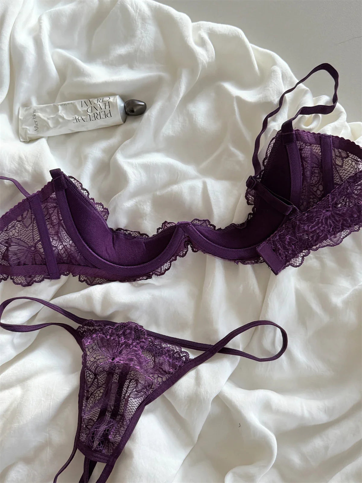 Lace Women's Bra - Sexy Hollow out Style Push-Up & Gathering Bra Set