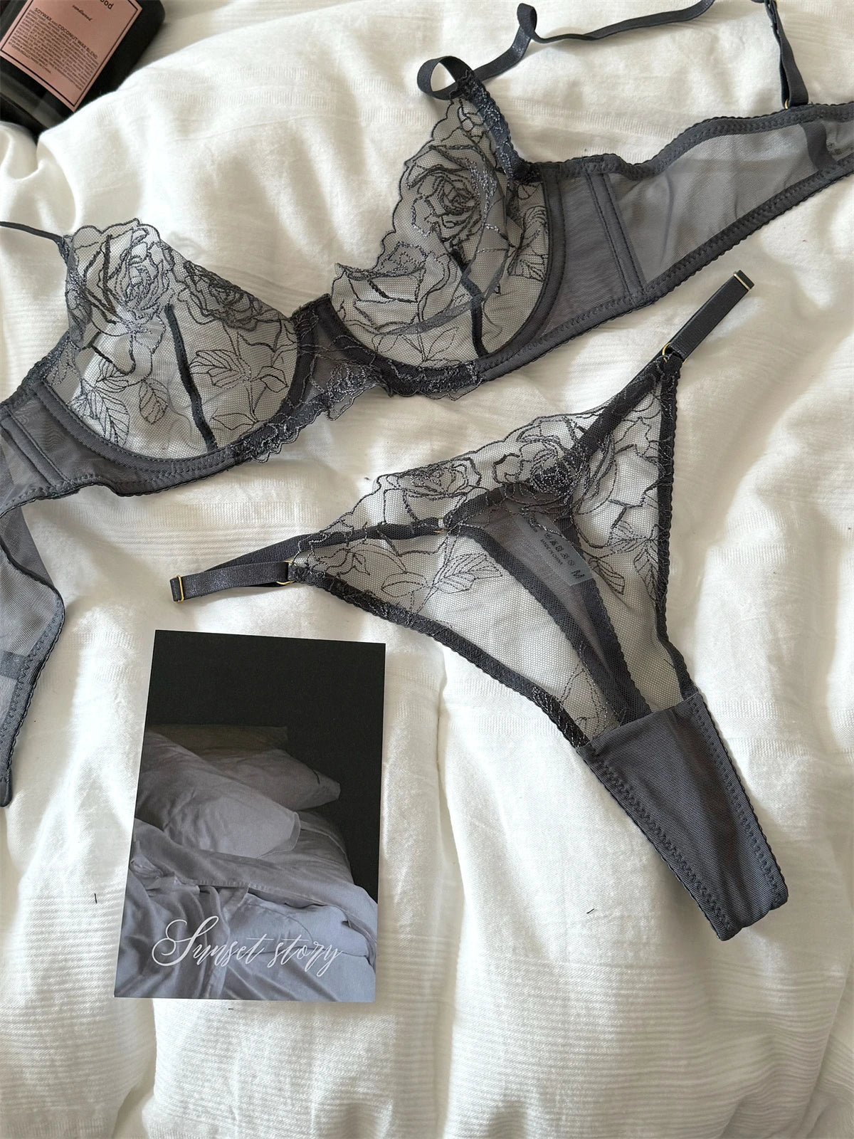 Lace embroidered flowers mesh lingerie briefs thin section large breasts Underwear
