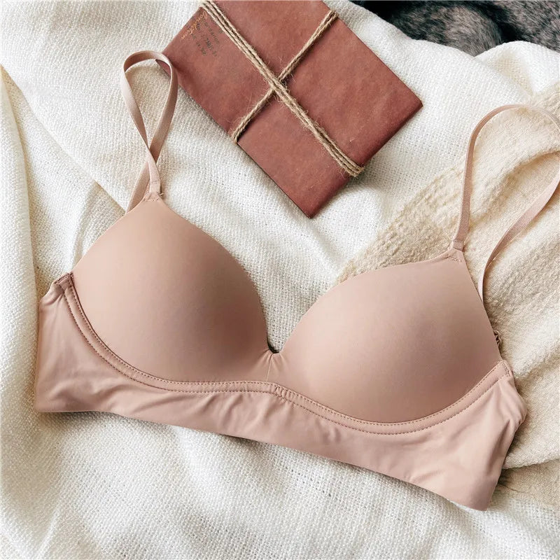 Lightweight breathable wireless bra
