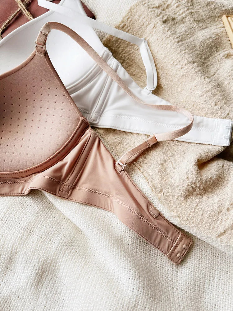 Lightweight breathable wireless bra