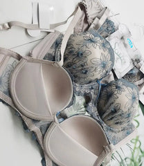 gathering support lace bra Set