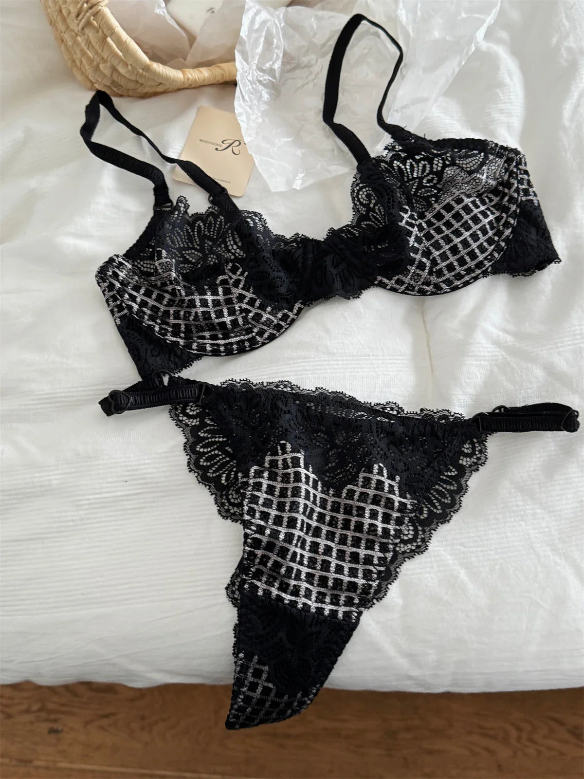 Niche Thin-Cut Black Lingerie Bra Set