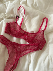 Rose red thin cups bra with Underwear