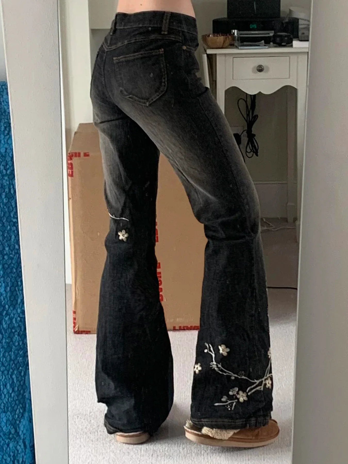 Weekeep Floral Embroidery Jeans Vintage 2000s Low Rise Flared Jeans Retro y2k Baggy Denim Pants High Street Basic Trousers