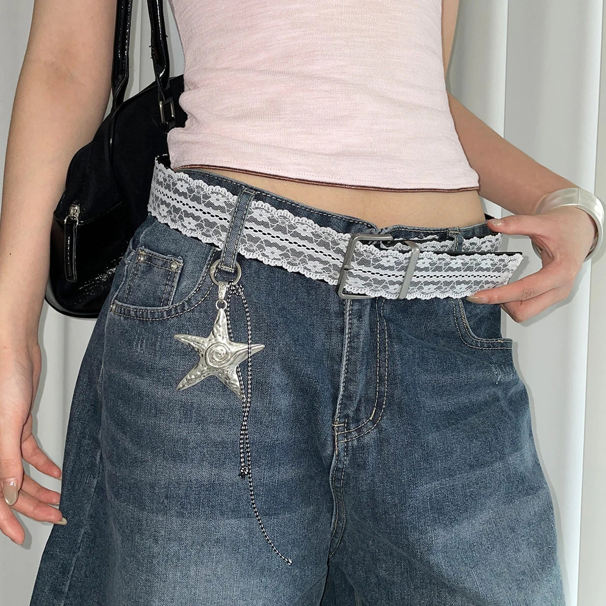 Fashionable Lace Belt With A Unique Design