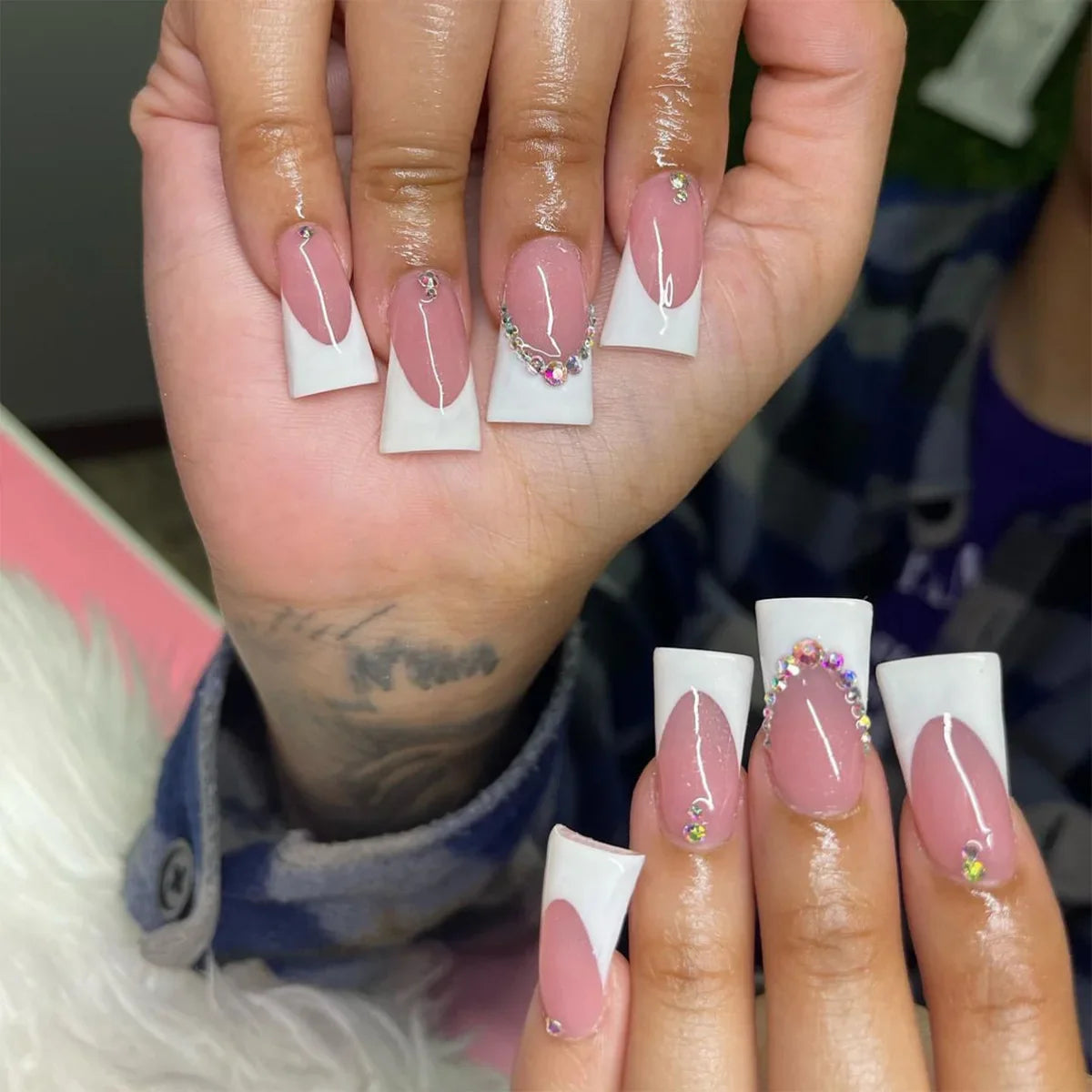 24pcs Duckbill Shaped Fake Nails Gold Butterfly Rhinestone Design False Nail Tips Wearable Full Cover French Press on Nails