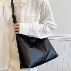 Vintage Large Capacity Shoulder Bag