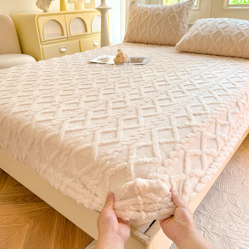 1pc Warm Bed Sheet with Elastic Band Single/Queen/King Mattress Cover Thick Coral Fleece Fluffy Fitted Bed Sheets