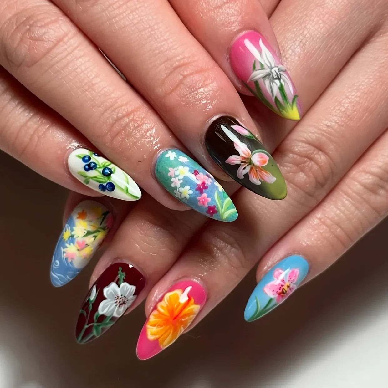24pcs Cute Cartoon Fake Nail Tips Oil Painting Series Printed Almond Press On Nail Sweet Cool Charming False Nail