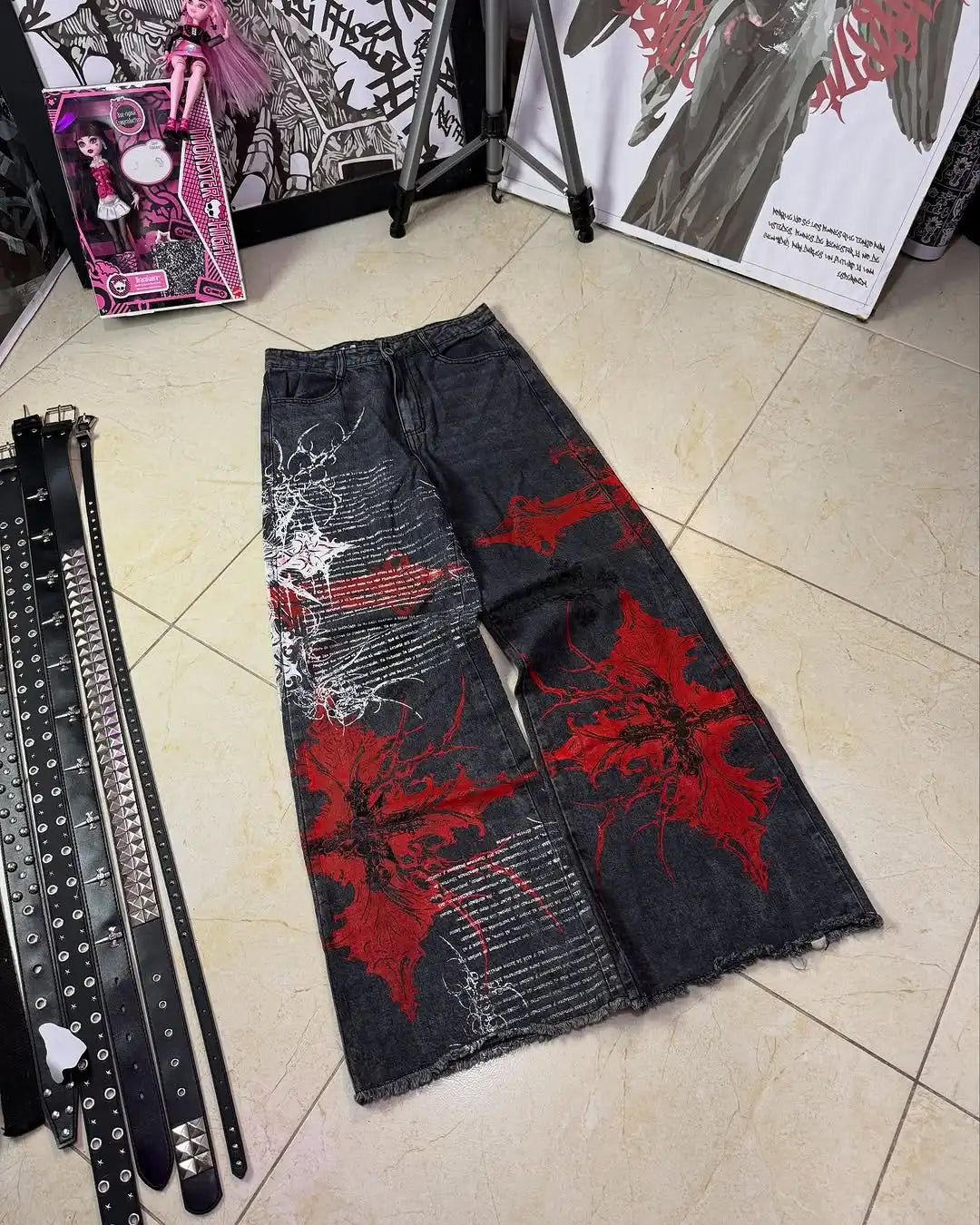Y2K Goth Streetwear Cargo Pants Beige Wide Leg Trousers with Red Floral Graffiti Print Loose Fit Casual Punk Hip Hop Bottoms