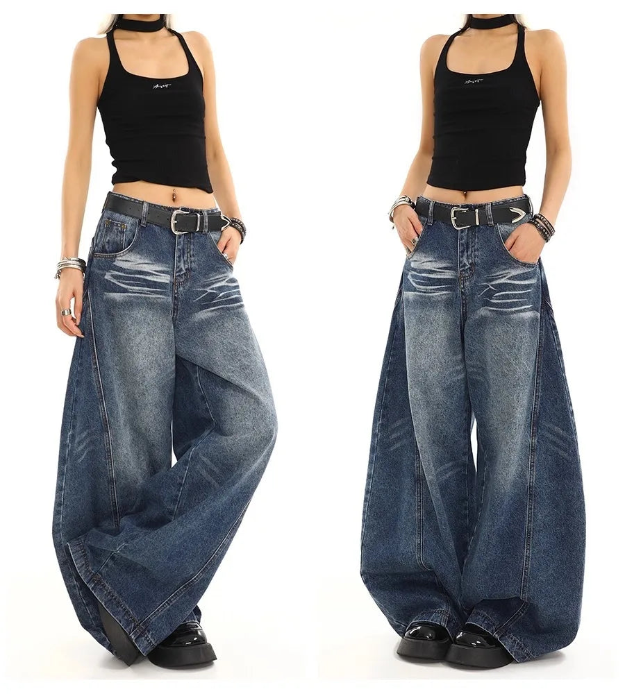 Scimitar-cut three-dimensional wide-leg jeans