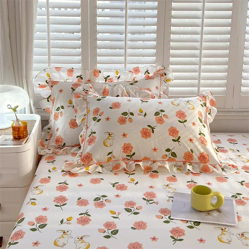 A pair of cotton printed pillowcases with ruffled edges, garden body pillowcases, bed pillowcases